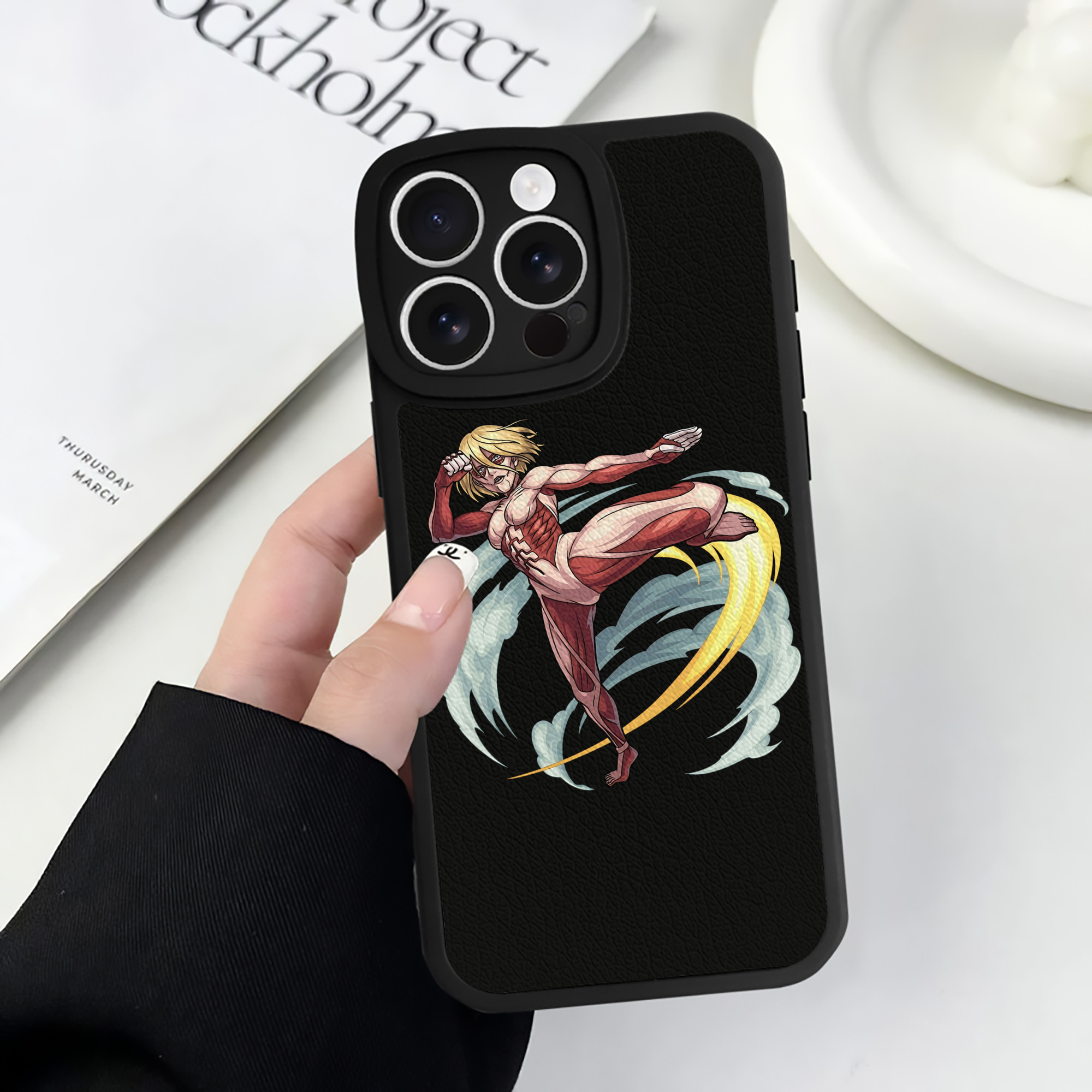 （画像用） 進撃の巨人 Attack on Titan 【iPhone 16シリーズ対応】シリコンスマホケース（レザー調） 材質：シリコン